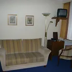 Windsor 3*